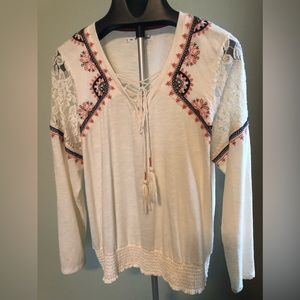 Maurice’s, women long sleeve top, v-neck with tie